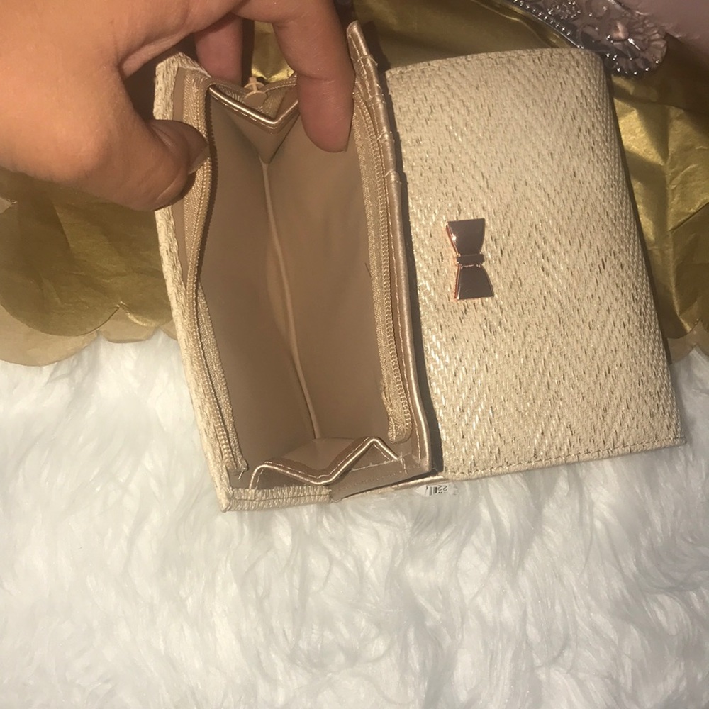 Braxton Wallet - Picture 5 of 6
